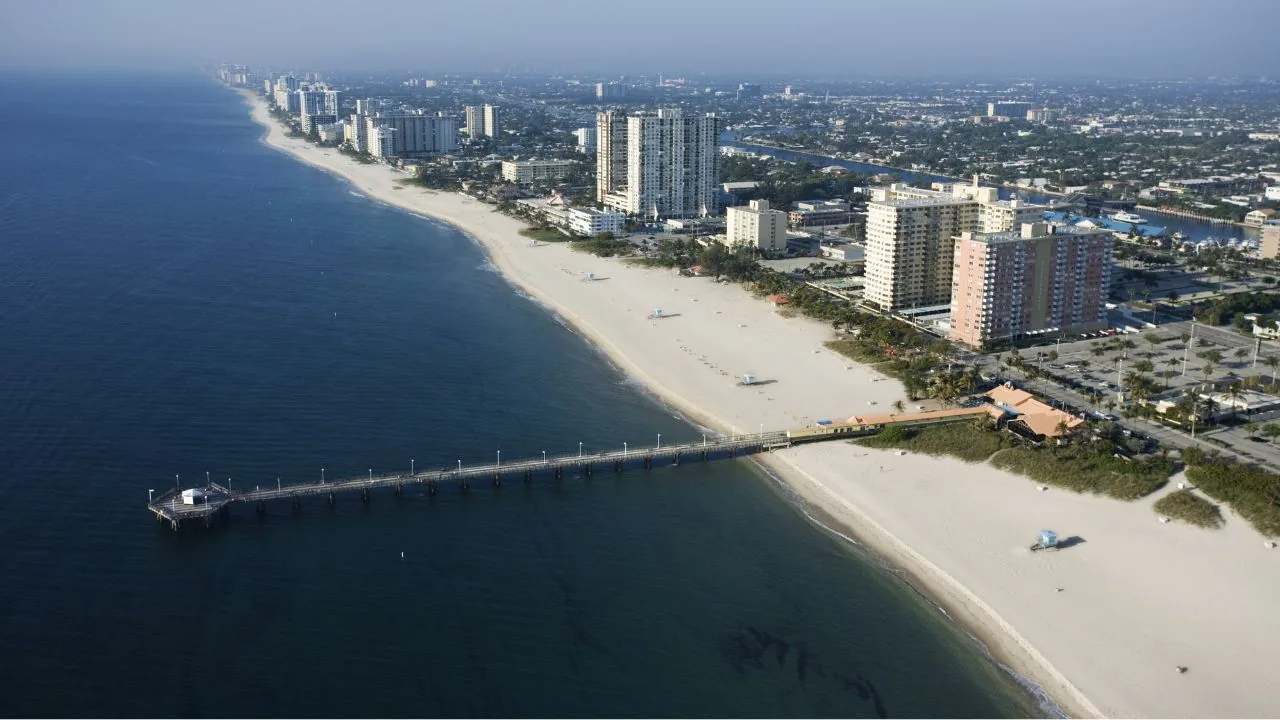 Pompano Beach Pier and the A1A corridor Pompano Beach Pier and the A1A corridor